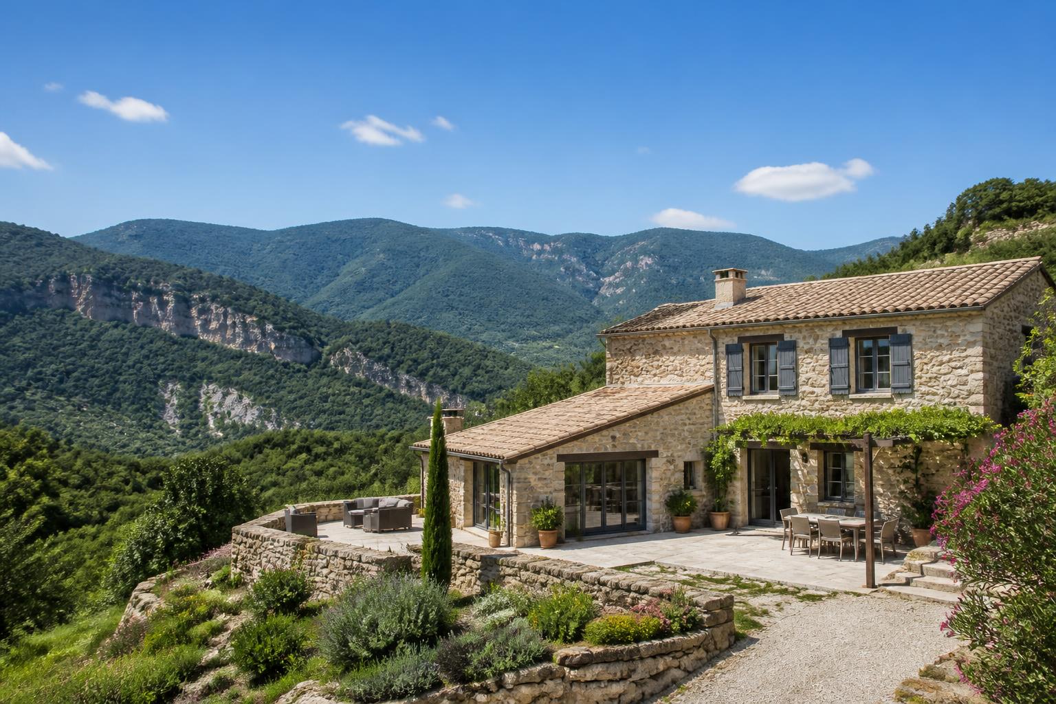 découvrez nos conseils essentiels pour réussir la rénovation de votre maison en ardèche. guide pratique pour transformer votre bien en un lieu unique et confortable.